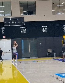 1744788358826028898.gif GIF.gif