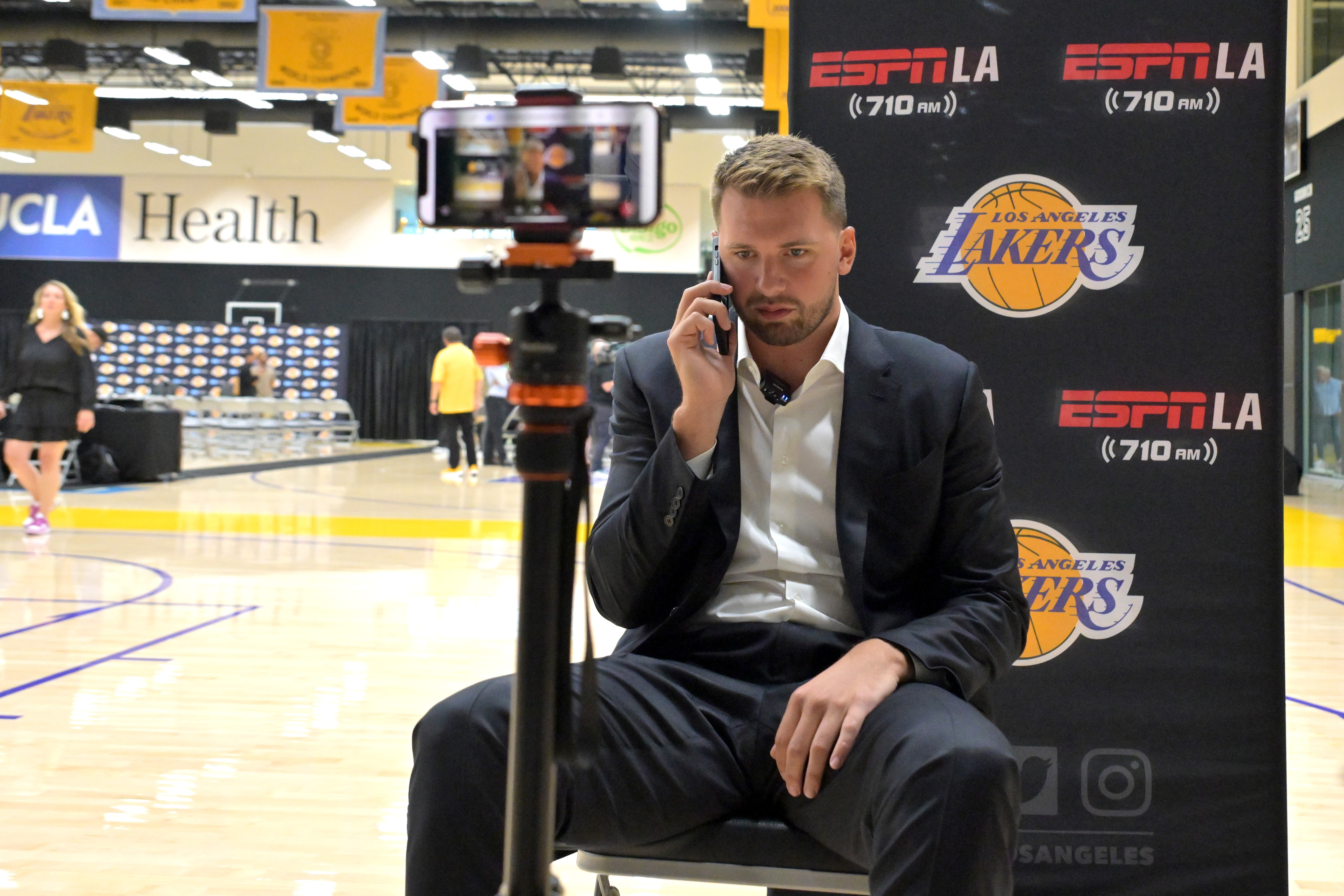 星空体育app官方下载-东契奇休赛期提升体能 国家队频频扣篮而湖人时期尚未献扣