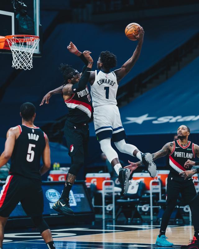 星空体育app官方网站-爱德华兹渐入佳境离不开唐斯，两位状元内心已相连